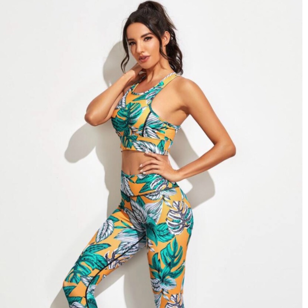 NWT Allover Tropical Sports Bra W Leggings Shein L